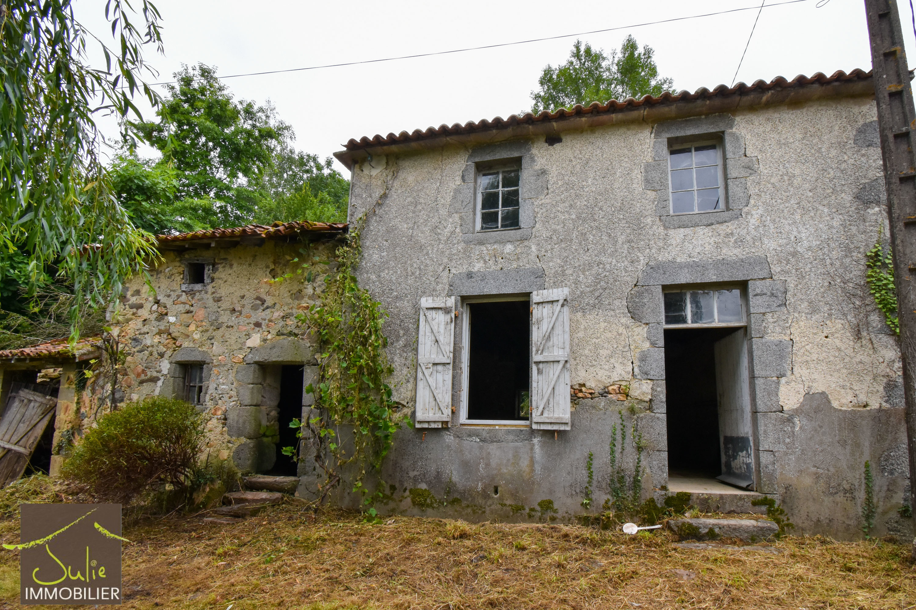 Vente A 5 Min De Moncoutant En Campagne Maison De Village En Pierres A Renover